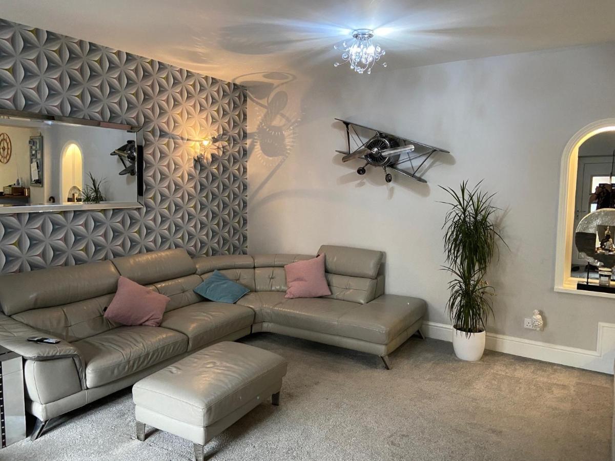 Loveliest Homes Paignton - Casa Marina - 3 Bed, 2 Bathroom House, Balcony, Parking Kültér fotó